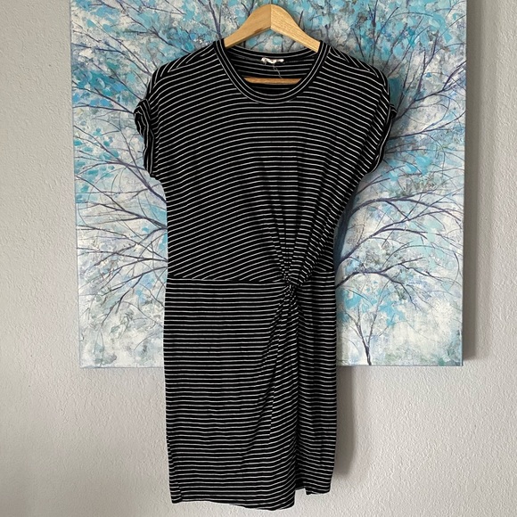 Macy’s Ultra Flirt Knot Front Dress - Picture 1 of 6